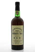 Lote 2087 - PORTO BURMESTER COLHEITA 1982 - Garrafa de Vinho do Porto, Reserva, 3 Coroas, Engarrafado em 1991, (750ml - 20%vol). Nota: garrafa idêntica à venda por € 89. Consultar valor indicativo em https://www.spaingourmetshop.com/Portugiesische-Produkt