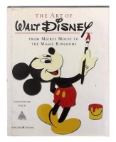 Lote 3019 - LIVRO "THE ART OF WALT DISNEY" - Por Christopher Finch. Exemplar idêntico, edição de 1973, à venda por € 224,51 ($ 250), conversão do dia. Edição inglesa de um excelente livro sobre o mundo Disney, quer em filmes, nos estudios e nos parques de