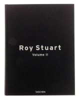 Lote 3024 - LIVRO "ROY STUART" - Vol. II, fotografia erótica da editora Benedikt Taschen, 1999. Encadernação cartonada. Dim: 31x21 cm. Nota: sinais de manuseamento