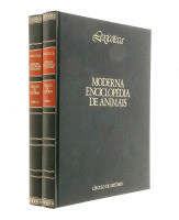 Lote 3055 - LIVROS "LEXICOTECA MODERNA ENCICLOPÉDIA DE ANIMAIS" - 2 vols. Tomo I - Mamíferos, Aves. Tomo II - Aves, Répteis, Anfíbios, Peixes. Editora: Círculo de Leitores, 1986. Dim: 27x22 cm. Encadernação inteira em pele. Nota: exemplares estimados