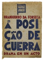 Lote 3060 - FASCÍCULO “A POSIÇÃO DE GUERRA DRAMA DE UM ACTO” - Por Branquinho da Fonseca. Exemplar idêntico à venda por € 150. Edições Presença Fascículo 1. Encadernação brochada. Dim: 25x18 cm. Nota: sinais de manuseamento, picos de acidez. Consultar val