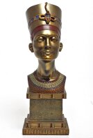 Lote 23 - NEFERTITI - RAÍNHA EGÍPCIA - Escultura de busto de Nefertiti, raínha Egípcia. Alt. 35cm.