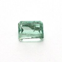 Lote 130 - ESMERALDA 2,07 CT – Esmeralda em talhe esmeralda, com 2.07 ct, de cor verde, origem Brasil, com 8,9x7,1mm