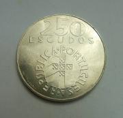 Lote 207 - Moeda de prata de 250 Escudos comemorativa de 25 de Abril de 1974, Bela