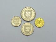 Lote 258 - Lote de 4 moedas em Cupro- niquel ( a serie completa de " mundial hoquei de 1982") da republica portuguesa