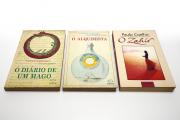 Lote 2 - PAULO COELHO - Conjunto composto por "O alquimista", "O diário de um mago" e "O Zahir". Pergaminho. Sinais de uso