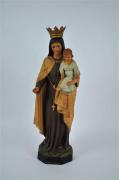 Lote 182 - Estatueta de cerâmica de Nossa Senhora do Carmo, pintada à mão, terço dourado, mão amovível e coroa, com 57 cm de altura NOTA: apresenta pequenas falhas