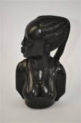 Lote 404 - Escultura africana, busto feminino talhado em madeira de pau-preto, com 20x12x7 cm