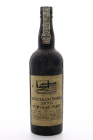 Lote 2010 - PORTO QUINTA DO NOVAL VINTAGE 1978 - Garrafa de Vinho do Porto, Engarrafado em 1980, (750ml). Nota: garrafa idêntica à venda por € 260. Garrafa podendo apresentar perda adequada ao período de engarrafamento e rótulos danificados. Consultar val