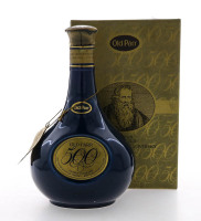 Lote 2015 - WHISKY OLD PARR 500 DECANTER – Garrafa de Whisky, Cerâmica, (750ml – 43%vol). Nota: garrafa idêntica à venda por € 360. Em caixa de cartão original. Consultar valor indicativo em https://www.garrafeiranacional.com/old-parr-500-anos-ceramica-7