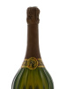 Lote 2018 - CHAMPAGNE G.H. MUMM & Cº 1979 - Garrafa de Campanhe, Brut, René Lalou, Reims, França, (750ml-12,5%vol). Nota: garrafa idêntica com valor de venda por € 365. Consultar valor indicativo em https://www.sodivin.com/mumm/2944-mumm-rene-lalou-1979.h - 4