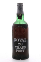 Lote 2031 - PORTO QUINTA DO NOVAL 20 ANOS - Garrafa de Vinho do Porto, Engarrafada em 1982, Quinta do Noval, (750ml). Nota: garrafa idêntica (engarrafado em 1973) à venda por € 95. Garrafa podendo apresentar perda adequada ao período de engarrafamento e r