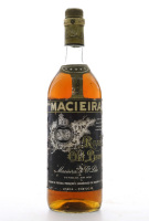 Lote 2128 - MACIEIRA ROYAL OLD BRANDY - Garrafa de Brandy, 5 Estrelas, (1000ml) . Nota: garrafa idêntica à venda por € 45. Consultar valor indicativo em http://www.custojusto.pt/vila-real/outras-vendas/brandy-macieira-5-estrelas-17975100