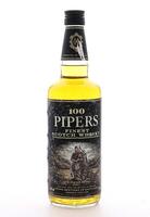 Lote 2161 - WHISKY 100 PIPERS - Garrafa de Whisky, Finest Scotch Whisky, Chivas Btothers Ltd. (75cl - 40%vol). Nota: garrafa idêntica foi vendida por € 33 (£ 29) conversão do dia. Consultar valor indicativo em https://www.whiskyauctioneer.com/lot/002456/1