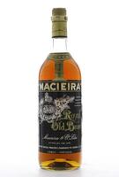 Lote 2169 - MACIEIRA ROYAL OLD BRANDY - Garrafa de Brandy, 5 Estrelas, (1000ml) . Nota: garrafa idêntica à venda por € 45. Consultar valor indicativo em http://www.custojusto.pt/vila-real/outras-vendas/brandy-macieira-5-estrelas-17975101