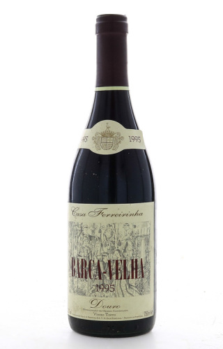 Lote 3000 - BARCA VELHA 1995 - Garrafa de Vinho Tinto, Barca-Velha, Colheita 1995, Ferreirinha, Companhia Agrícola e Comercial dos Vinhos do Porto, Vila Nova Gaia, (750ml – 12,5%vol). Nota: garrafa idêntica à venda em site da especialidade em € 399. Rótul