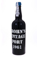 Lote3004 - PORTO KROHN´S VINTAGE PORT - Garrafa de Vinho do Porto, Vintage 1961, Wise & Krohn, Surcrs, Lda, ( 750ml - 21%vol). Nota: garrafa idêntica à venda por € 728,60. Consultar valor indicativo em https://www.manueltavares.com/pt/loja-online/vinho-d