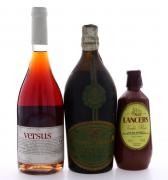 Lote 3078 - CONJUNTO DE GARRAFAS - Composto por 3 garrafas sendo uma garrafa de Vinho Rosé Versus 2006, (750ml - 12%vol.), uma garrafa de Vinho Rosé Lancers, (375ml - 11%vol.) e uma garrafa de Vinho Verde Destalo, (750 ml aprox)