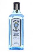 Lote 3176 - GIN BOMBAY SAPPHIRE - Garrafa de Gin, Bombay Sapphire, Disttilled London, Bombay Spirits Company, (700ml - 40%vol.). Nota: garrafa idêntica à venda por € 21. Consultar http://www.garrafeiranacional.com/gin-bombay-sapphire.html