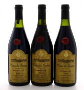 Lote 3317 - CASA DE SANTAR RESERVA 1994 - 3 Garrafas de Vinho Tinto, Dão, Vinho da Quinta, (750ml - 12,5%vol). Nota: conjunto com PVP de € 57. Consultar valor unitário em https://www.garrafeiranacional.com/1994-casa-santar-reserva-d-o-tinto.html