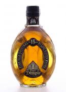 Lote 3559 - WHISKY DÍMPLE 15 ANOS- Garrafa de Whisky,15 Years Old, (700ml - 40%vol). Nota: garrafa idêntica à venda por € 45,31. Consultar valor indicativo em https://www.masterofmalt.com/whiskies/haig-dimple-15-year-old-whisky/