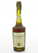 Lote 3621 - FINE CALVADOS BOULARD - Garrafa de Cognac, Pays D`Auge, France. (700ml - 40%). Garrafa idêntica à venda por € 31,56. Consultar valor indicativo em https://www.wine-searcher.com/find/boulard+grand+fine+calvados+pays+d+auge+france