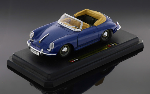 Lote 6 - BURAGO, PORSCHE 356 B CABRIOLET, 1961 - Miniatura à escala 1:24, metal azul, assente em base de plástico rígido. Made in Italy. Nota: sinais de manuseamento