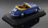 Lote 6 - BURAGO, PORSCHE 356 B CABRIOLET, 1961 - Miniatura à escala 1:24, metal azul, assente em base de plástico rígido. Made in Italy. Nota: sinais de manuseamento - 3