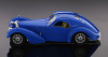 Lote 20 - BURAGO, BUGATTI ATLANTIC, 1936 - Miniatura à escala 1:24, metal azul. Made in Italy. Nota: sinais de manuseamento e falhas na pintura e no farol dianteiro esquerdo - 2