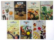 Lote 20 - COLEÇÃO VAQUEIRO, LIVROS DE RECEITAS - 7 vols. Edição: Instituto Culinário Vaqueiro. Dim: 21x14 cm. Encadernação em argolas. Nota: sinais de manuseamento