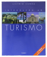 Lote 51 - INTRODUÇÃO AO TURISMO, LIVRO - Por Licínio Cunha. Editora: Editorial Verbo, Lisboa, 2009. 4ª Edição. Dim: 23,5x19 cm. Encadernação de capa de brochura. Nota: sinais de manuseamento