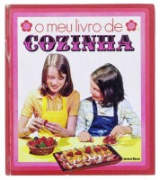 Lote 149 - O MEU LIVRO DE COZINHA - Versão portuguesa de Maria de Lourdes Modesto. Editora: Editorial Verbo, [s.d.]. Dim: 20x18 cm. Ecadernação cartonada. Nota: sinais de manuseamento e desgastes