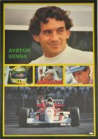 Lote 93 - Quadro com poster de Ayrton Senna, com fotografias de Rainer W. Schlegelmilch de 1994, com 98x65 cm (moldura com 103x72 cm). Nota: Ayrton Senna da Silva, (1960-1994) foi um piloto brasileiro de Fórmula 1, três vezes campeão mundial, nos anos de 