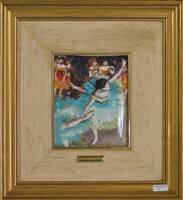 Lote 332 - DEGAS, «Ballet», quadro com esmalte a fogo da colecção «Obras dos Mestres do Impressionismo», moldura em madeira, dourada, esmalte com 16x13 cm, moldura com 34x31 cm, com certificado da Galeria de Arte «El Greco» NOTA: