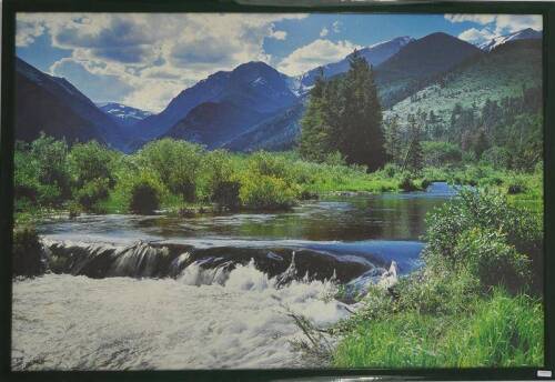 Lote 537 - Quadro com reprodução sobre papel, motivo "Paisagem com Montanha", com 66x98 cm (moldura com 71x103 cm, com falhas)