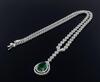 Lote 6055 - GARGANTILHA DE DIAMANTES EM OURO BRANCO 18 KT - Toque 750. Cravejada com cerca de 400 Diamantes de elevada pureza em talhe brilhante redondo e 1 Zircónia de cor verde transparente VVS, com 3.00 ct em talhe brilhante pera. Peso: 23,53 g. Dim: 4 - 5