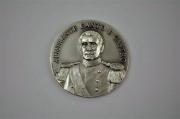 Lote 7 - Medalha comemorativa Almirante Canto e Castro 5º Presidente da república Portuguesa 1918/1919, prata 925 com o peso de 65 gr