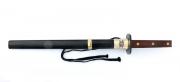 Lote 12 - WAKIZASHI - Reprodução de sabre japonês. Lâmina em aço, bainha em metal e cabo em madeira. Dim: 64 cm. Nota: bem conservado