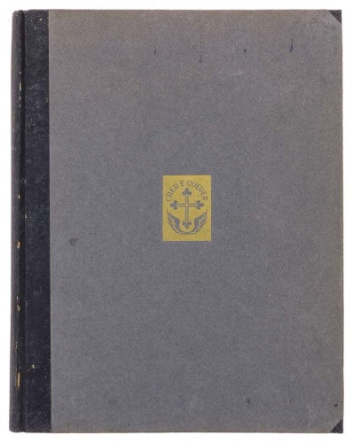 Lote 160 - VASCO FERNANDES E OS PINTORES DE VISEU DO SÉCULO XVI - Por Luís Reis Santos. Exemplar idêntico à venda por € 120. Edição do ano de 1946. Dim: 32,5x26 cm. 84 págs e 84 estampas. Esta obra retrata o "Notabilíssimo aspecto da pintura Portuguesa no