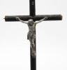 Lote 127 - CRUCIFIXO - crucifixo em madeira escurecida com Cristo em metal prateado, sobre base redonda. Dimensão: 35 cm de altura. Marcas de uso, orifícios de xilófagos - 2