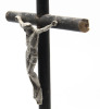 Lote 127 - CRUCIFIXO - crucifixo em madeira escurecida com Cristo em metal prateado, sobre base redonda. Dimensão: 35 cm de altura. Marcas de uso, orifícios de xilófagos - 3