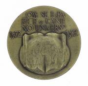 Lote 14 - MEDALHA EM BRONZE - Comemorativa dos Lusíadas 1572-1972. Assinada. Dim: 80 mm