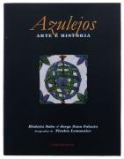 Lote 2020 - AZULEJOS ARTE E HISTÓRIA, LIVRO - Por Riolett Sabo e Jorge Nuno Falcato. Exemplar idêntico à venda por € 350. Editora: edições Inapa, 1998. Dim: 30x23,5 cm. Encadernação cartonada. Nota: sinais de manuseamento. Consultar valor indicativo em https://www.abebooks.fr/servlet/BookDetailsPL?bi=16205311659