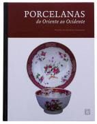 Lote 2178 - PORCELANAS DO ORIENTE AO OCIDENTE, LIVRO - Por Susana de Almeida Sequeira. Editada por Caleidoscópio, Edição e Artes Gráficas, Lisboa, 2007. Dim: 28x21,5 cm. In fólio de 121 págs. Encadernação cartonada do editor. Importante obra sobre porcelanas onde se inventariaram, estudaram e pormenorizadamente se descreveram as peças que compõem a importante Colecção do Museu Municipal de Portalegre. Extremamente útil para estudiosos e antiquários. A autora é Mestre em Teoria da Arte, e Licenci