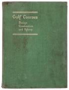 Lote 2482 - GOLF COURSES DESIGN, CONSTRUCTION AND UPKEEP, LIVRO - Edição em língua inglesa. Por Martin A. F. Sutton, F.L.S, F.R.S.A. Exemplar idêntico à venda por € 85 ($100), conversão do dia. Editora: Reading Sutton and Sons Ltd, 1950. Dim: 25x19 cm. Encadernação cartonada. Nota: com gravura William Innes, Captain of Royal Blackheath Golf Course, 1779. Mezzotint engraved by Valentine Greem. Capa e lombada cansada e manchada, acidez e anotações. Consultar valor indicativo em https://www.abaa.or