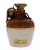 Lote 3007 - WHISKY YE MONKS DE LUXE - Garrafa de Whisky, Decanter em cerâmica, Curious Old Scots Whisky, Edimburgh (750ml - 43%vol). Nota: garrafa idêntica à venda por € 1.500. Consultar valor indicativo em http://www.rincondelcoleccionista.com/classified - 2