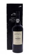 Lote 3015 - PORTO QUINTA DA PACHECA VINTAGE 2003 - Garrafa de Vinho do Porto, Vintage 2003, engarrafado em 2005, Quinta da Pacheca, Lamego, (750ml - 20%vol.). Nota: garrafa idêntica à venda por € 99,50. Em caixa de cartão original. Consultar valor indicativo em http://www.garrafeiradaluz.pt/index.php?route=product/product&product_id=2038