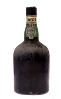 Lote 3114 - PORTO DALVA - Garrafa de Vinho do Porto, 5 Estrelas, Tinto Meio Doce, C. Da Silva, (750ml aprox). Nota: garrafa sem rótulo, definida por analogia e pela precinta do gargalo