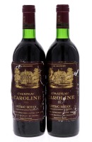 Lote 3157 - CHATEAU CAROLINE 1983 - 2 garrafas de Vinho Tinto Francês, Cru Bourgeois, Chateau Caroline 1983, Listrac - Medoc, Appellation Listrac Controlée, (750ml.). Nota: rótulos danificados