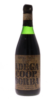 Lote 3240 - BORBA RESERVA 1971 - Garrafa de Vinho Tinto, Reserva 1971, Adega Cooperativa de Borba, (750ml - 12,5%vol.). Nota: rótulo de cortiça. Rótulo fixo por pelicula